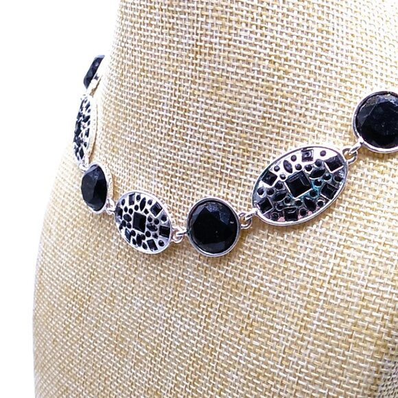 Gloria Vanderbilt Black & Silver-tone Necklace - Picture 11 of 14